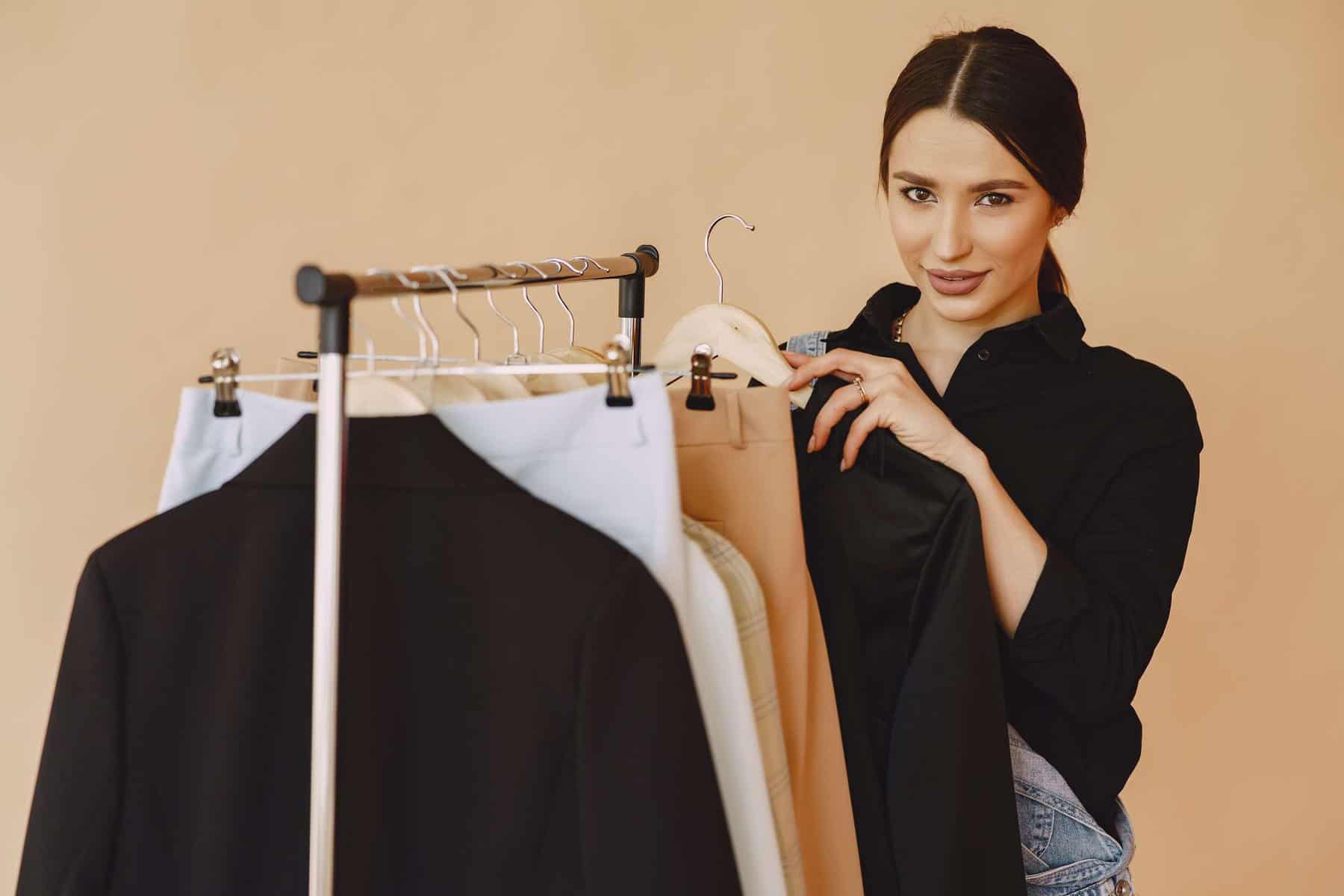 Shades of Black Every Polish Woman Should Know When Choosing Outfits