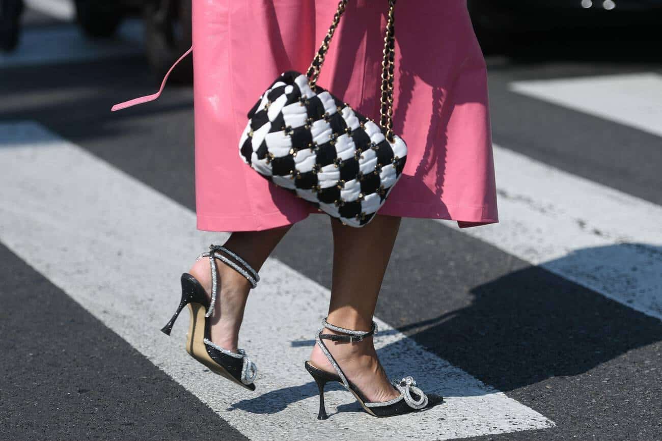 What Shoes To Wear With Pink Outfit For Women