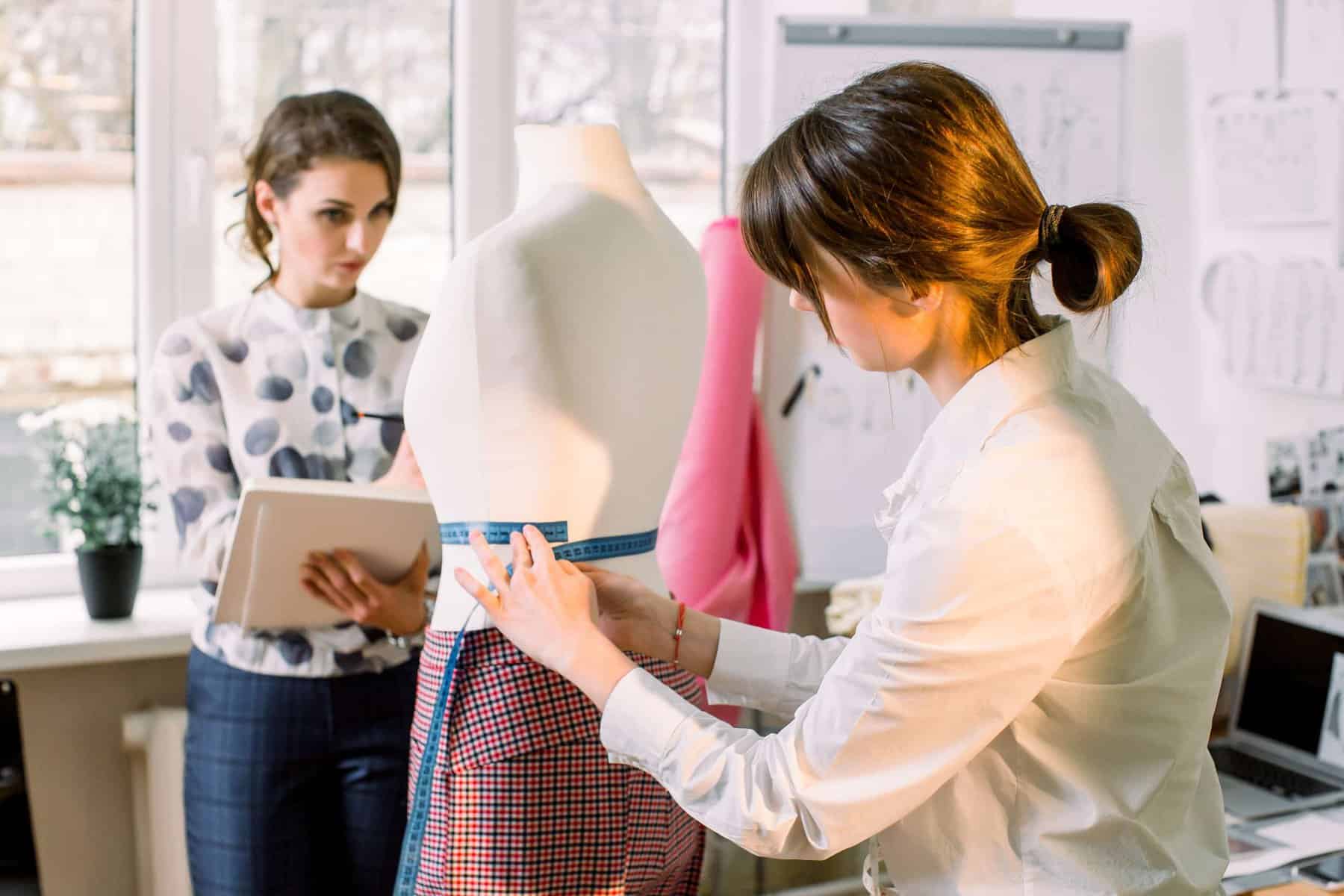 What is the job description of a style consultant How To Become A Fashion Consultant